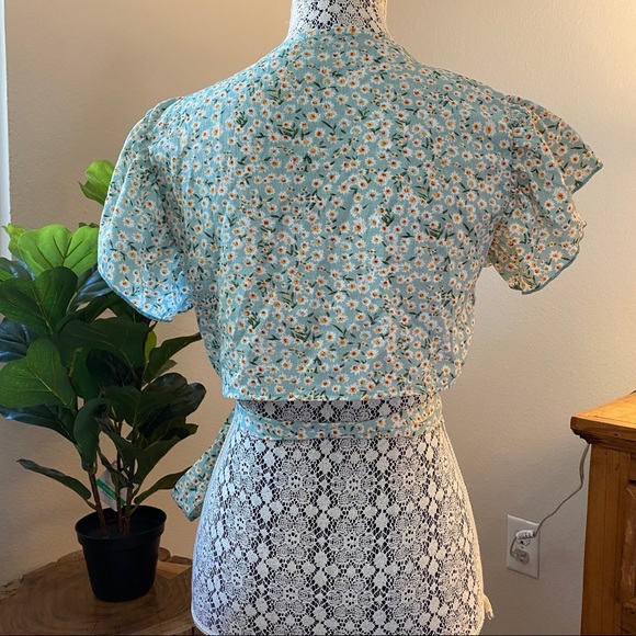 Shein Blue Floral Ruffle Sleeve Wrap Top - Picture 5 of 7